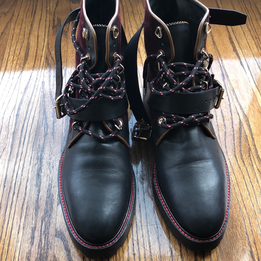 Burberry Leather Utterback flat ankle boot